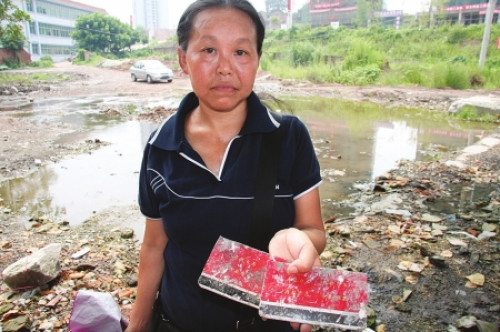 15户居民出门躲水灾时房屋遭强拆(组图)