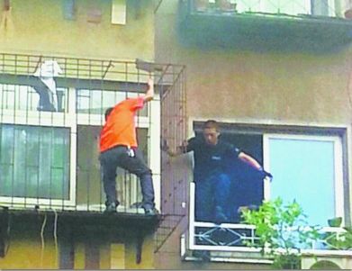 �������������ֲֳ˵�������վ��¥��յ��ϣ�ĸ�ױ������ڡ��񾯸߿��ʽ���̨���Ʒ����ӡ����߹�ͼ