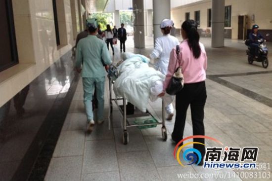 孙女士被送往海口市人民医院急救。
