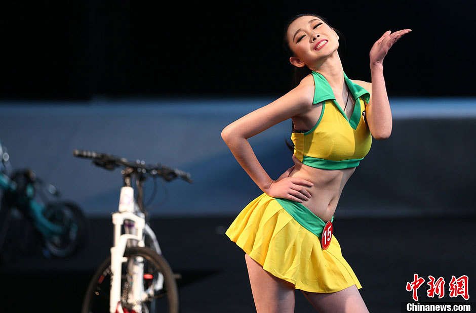 13亚洲自行车展上演自行车小姐总决赛_新浪<em>承德</em>