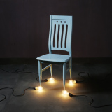 ά Ӻĸ100ߵĵA chair and four 100-watt bulb Ӱ 100x100cm 2010