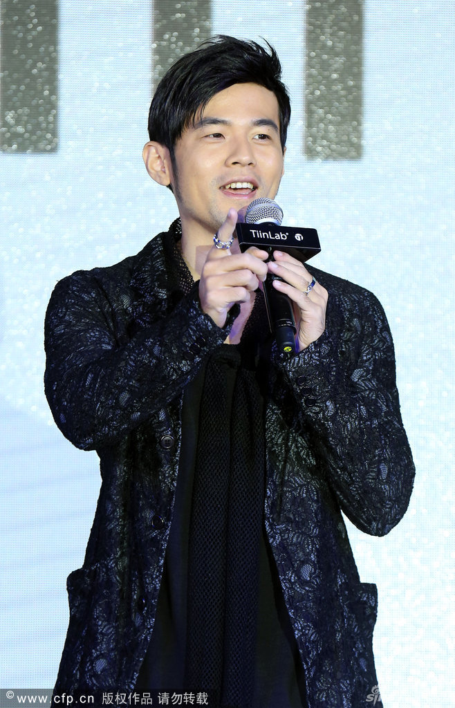 组图：周杰伦左手戴戒被问婚期 再承诺35岁前结