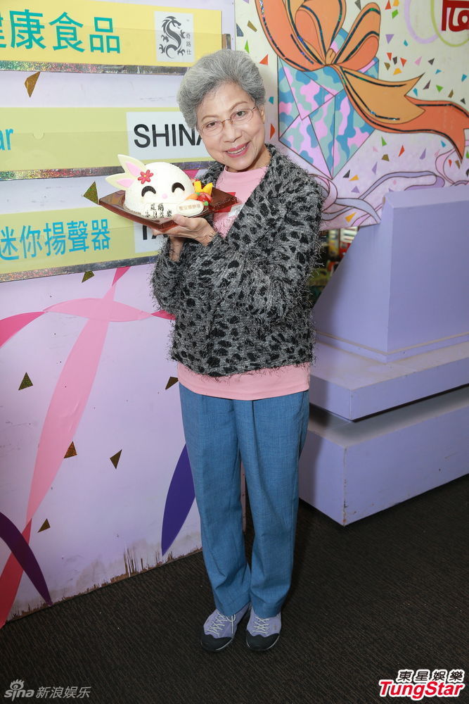 组图：罗兰八十岁不言休 谢雪心望身体健康