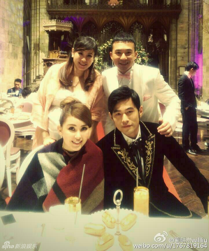 组图：周杰伦昆凌婚礼结束后表情轻松 粉丝催生