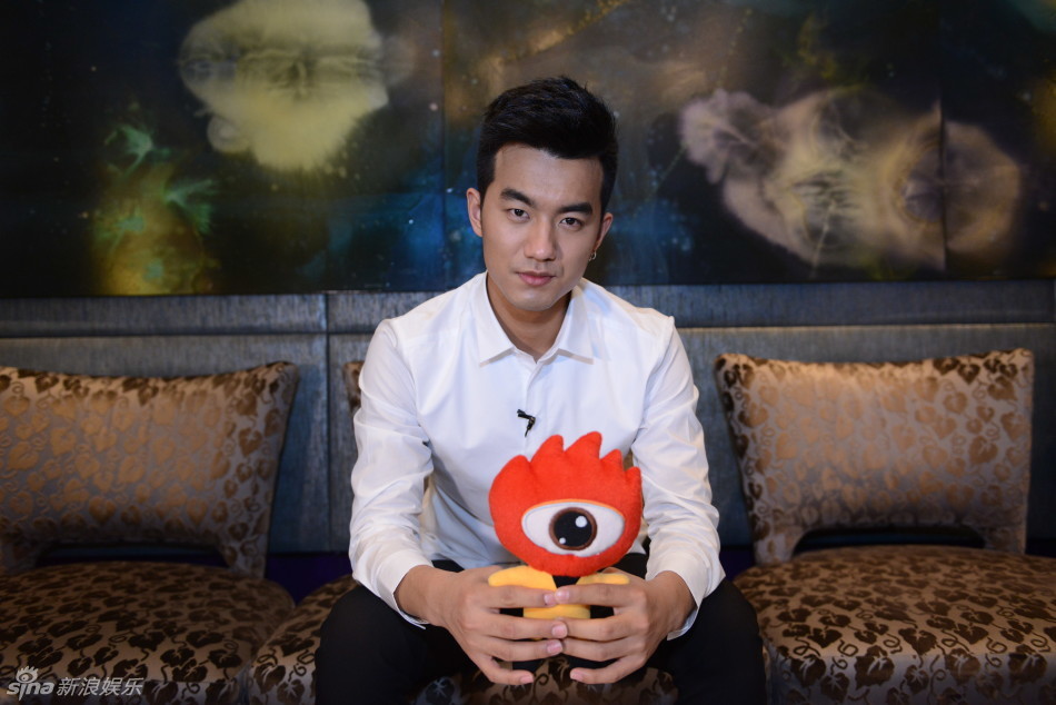 组图：《明星美食地图 》于湉乐享法式大餐