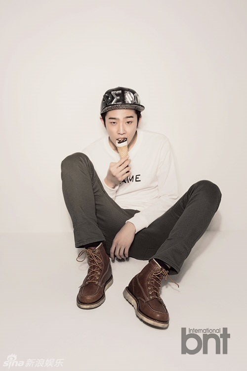 组图：韩模EuiSooJang写真 长腿潮男爱吃冰激凌