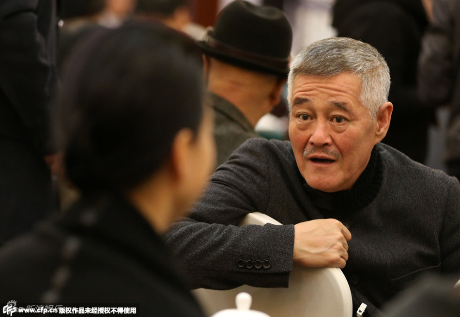 组图：赵本山宋祖英会前畅聊甚欢 心情大好