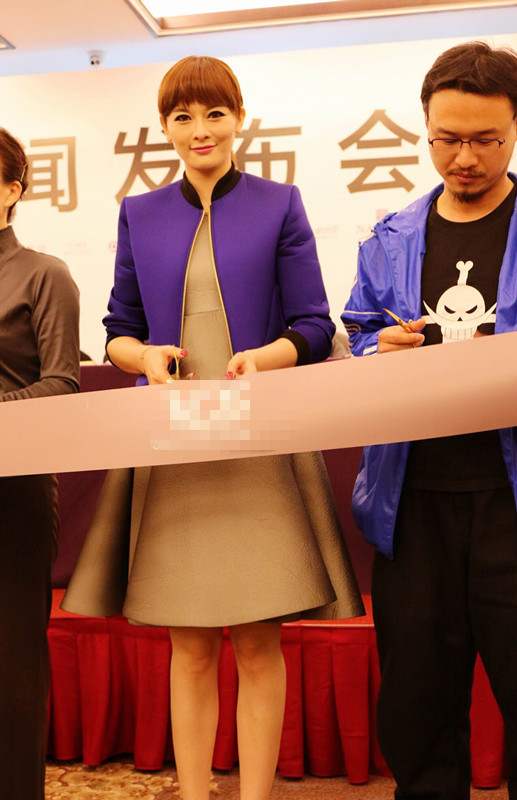 组图：柳妍熙通告忙不停 粉丝投诉新单曲断货