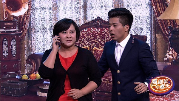 组图:喜剧班迎异国插班生 贾玲成阔太演后妈