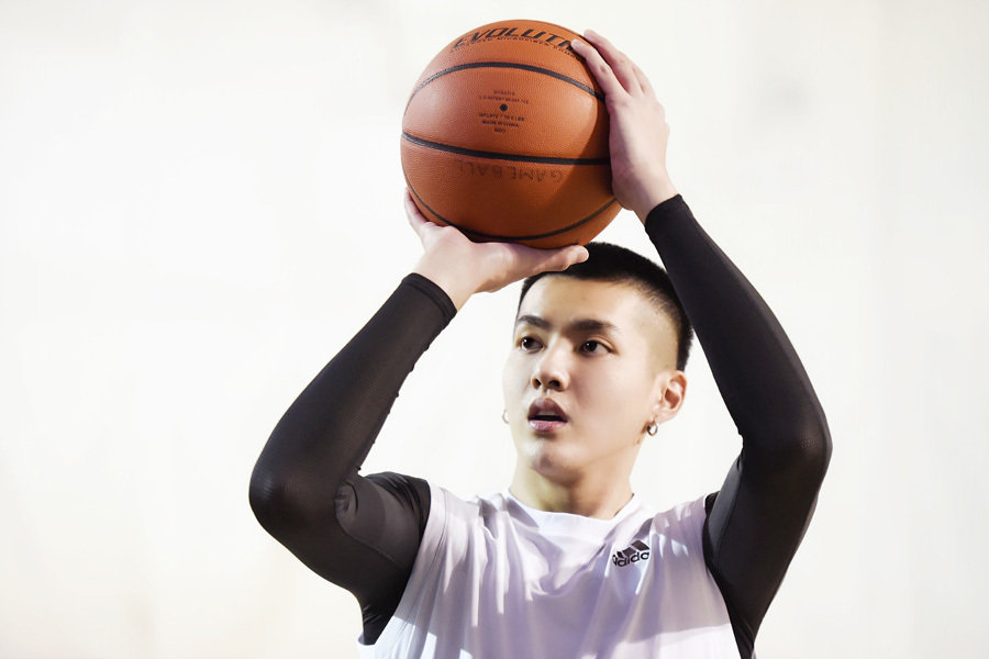 组图：NBA名人赛倒计时 吴亦凡带伤加紧训练