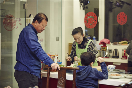 组图：董洁与父母为儿子顶顶起争执