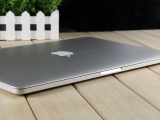 ƻ������Ĥ��MacBook Pro
