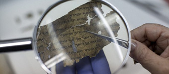 解密1500年前烧焦羊皮纸圣经卷轴：CT扫描解读