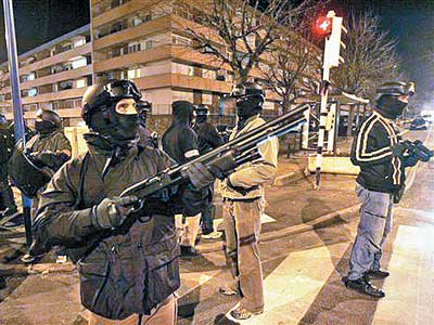 巴黎骚乱变成城市游击战 约120名警察被打伤