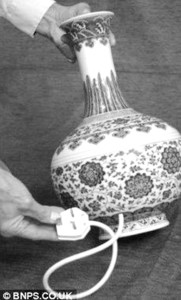 [转载]【原创】诗人九歌《七绝.旧式台灯》题照