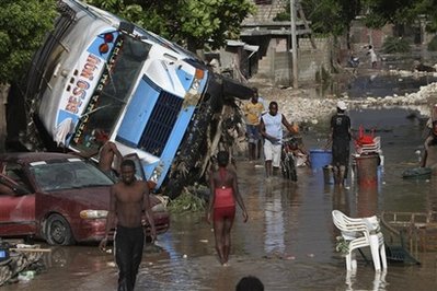 三大飓风先后袭击海地造成600多人死亡(组图)