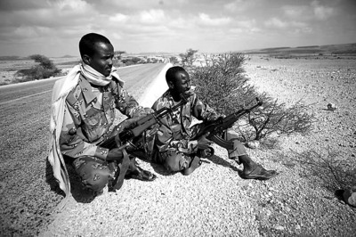 记者探访索马里小城：海盗实力强于政府军(图)