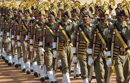 印度举行警察阅兵