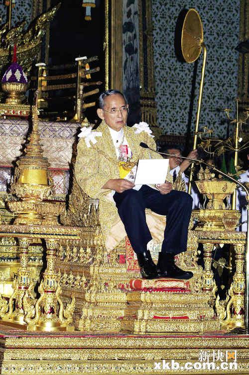 泰王参加82岁寿诞庆典 两月来第三次露面