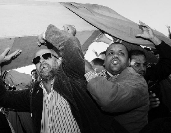 3��24�գ����������׶����貨�����̧�ż�������Ĺ������Ĺ �»��緢