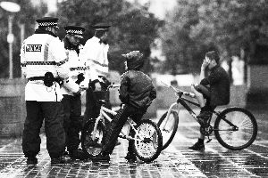 10�գ�Ӣ������˹�أ�������ɧ��֮�����Ѳ�ߡ���ǰ����Ӣ��ȫ����ɧ���ѽ���ƽϢ��