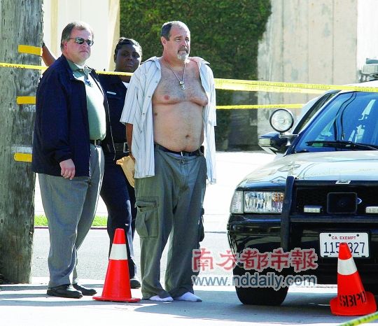 美<em>发型屋</em>枪案致8死1伤_新闻中心_新浪网