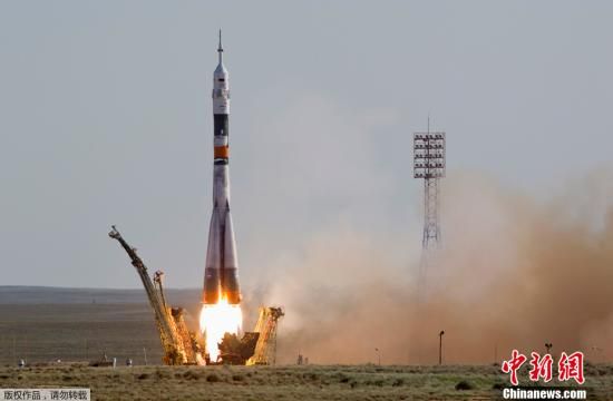 俄罗斯联盟号飞船载3名宇航员返回地球|联盟号