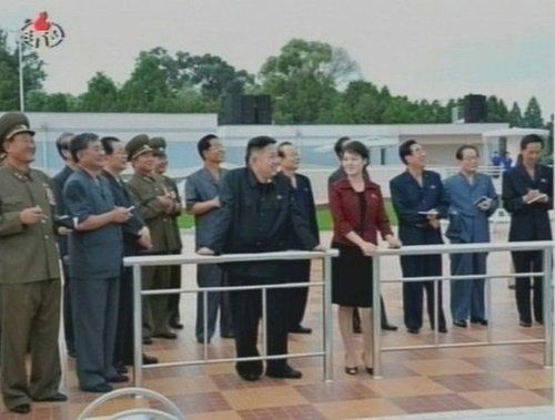 外媒称朝国家电台确认金正恩已婚其妻名为李雪洙