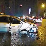 五一大道连环车祸,“跨栏”者身亡