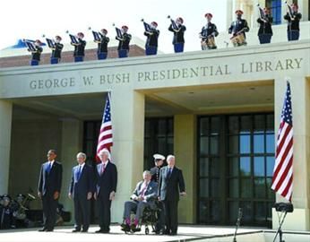 小布什个人图书馆举行揭幕仪式奥巴马出席