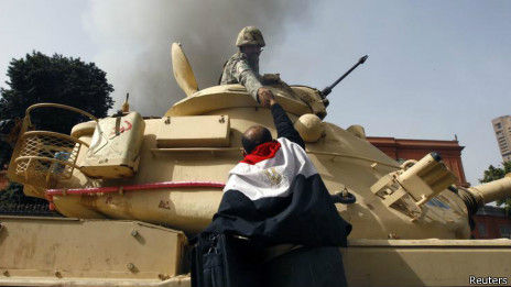 军队仍然处于埃及的政权之巅。