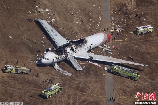 一架韩亚航空公司的波音777型客机当地时间7月6日11点半在美国旧金山