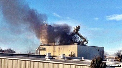 美饲料加工厂爆炸部分厂房坍塌 至少10伤(图)|