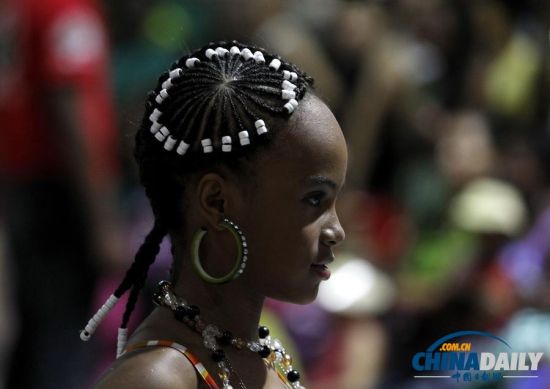 哥伦比亚举行非洲式发型大赛 华丽造型夺人眼
