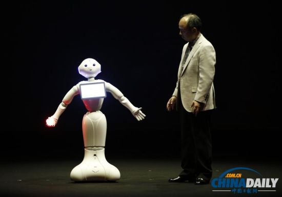 日本软银宣布涉足类人机器人业务 2015年起销