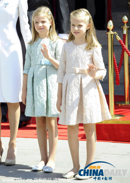 西班牙8岁小公主成欧洲最年幼王储 倾城之姿夺人眼球[1]- 中国日报网_新浪新闻