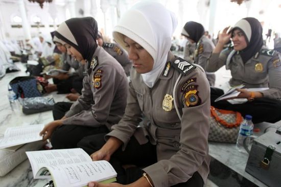 印尼<em>女警</em>招募需做<em>处女</em>测试 遭人权组织狠批 - 