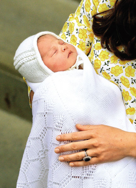 出生后十小时 英国小公主回家