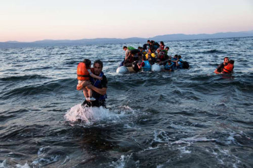 叙利亚移徙者从土耳其通过海路抵达希腊岛屿莱斯沃斯。叙利