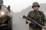 组图：土耳其军队在边境扫雷巡逻