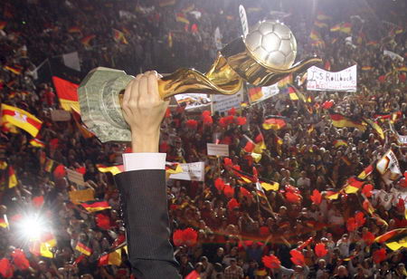 图文:女足世界杯冠军德国队巡游