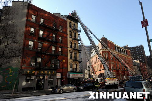 纽约曼哈顿唐人街住宅楼发生大火20多人死伤