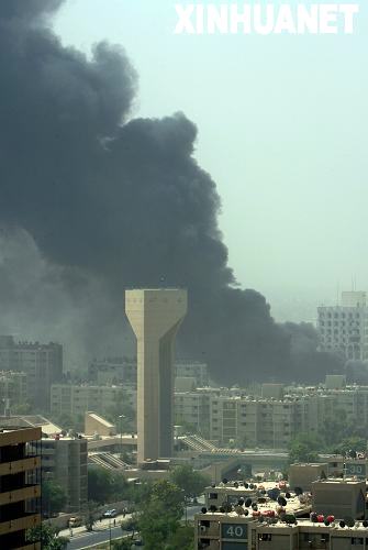 巴格达两起炸弹爆炸致75死310伤(组图)