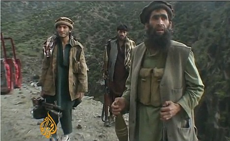 录像显示塔利班武装占领美军遗弃基地(组图)