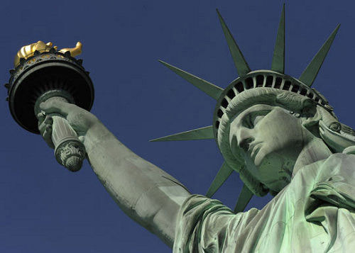 美国自由女神像将关闭1年进行安全升级(图)