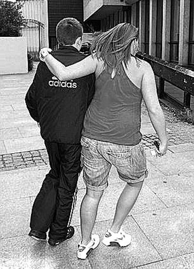 11��ı��汻ĸ�״�����ͥ