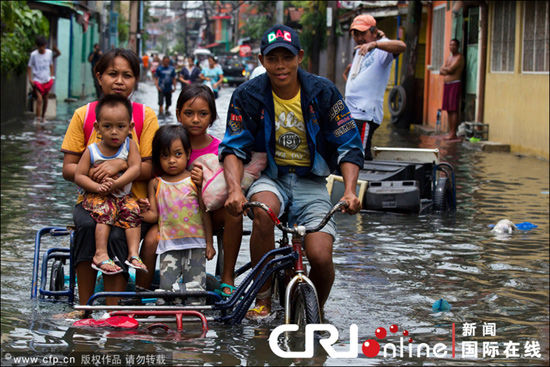 �������ɱ������ڱ���ˮ��û�Ľֵ��ϼ���ǰ��