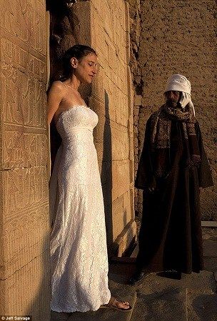 ���ݸ��ڰ�������Ļ�ɴ��  