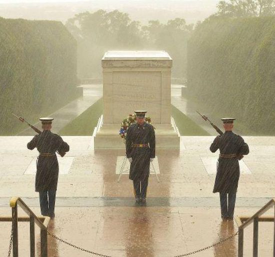 List 93+ Pictures sentry box at the tomb of the unknown soldier Latest