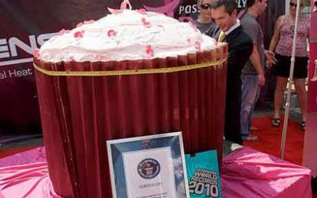 Giant cupcake: Baked over the course of 12 hours, the gigantic cup cake was made from 200 pounds of flour, 200 pounds of sugar, 200 pounds of butter and 800 eggs(Agencies)